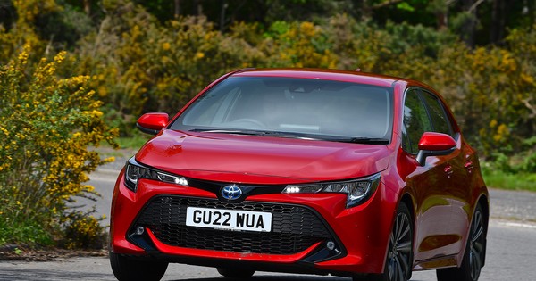 Top 10 mẫu xe hybrid tốt nhất năm 2025