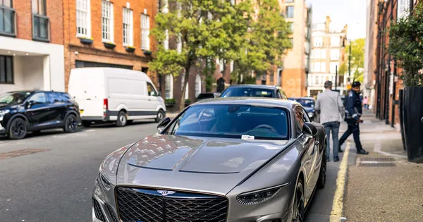 Xe sang siêu hiếm Bentley Mulliner Batur xuất hiện trên phố