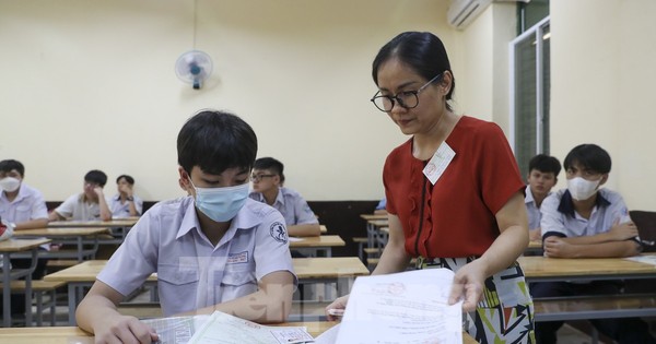 Tuyển sinh vào lớp 10 tại TPHCM: Trường vùng ven bất ngờ 'soán ngôi' tỷ lệ chọi