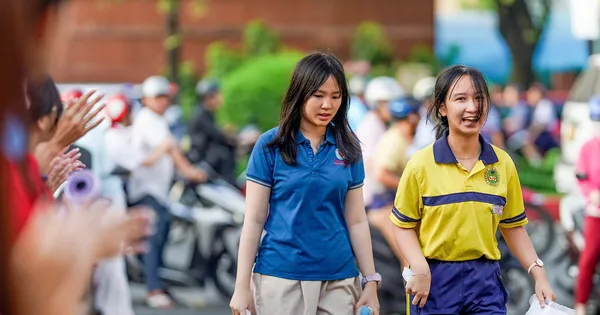 Thi lớp 10 TPHCM: 2 thí sinh đánh dấu ký tự lạ vào phách