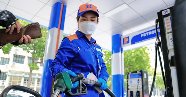 Giá xăng dầu tiếp tục tăng vào ngày mai?