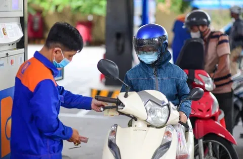 Lý do biết trước ngày mai giá xăng giảm