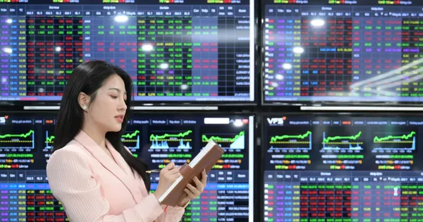 Chứng khoán rực rỡ như pháo hoa, hơn 1,3 tỷ USD 'sang tay' chớp nhoáng