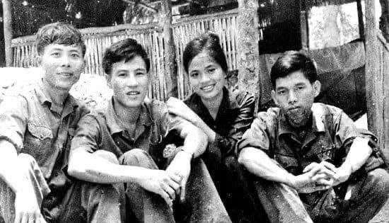 Dòng sông chảy mãi…
