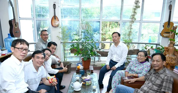 Những người 'ăn cám trả vàng'