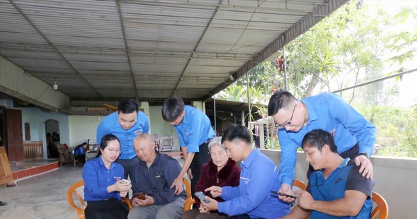 Gõ từng nhà triển khai 'Bình dân học vụ số'