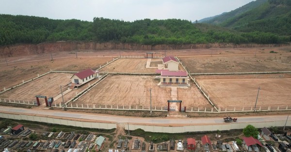 Hoang tàn khu định canh, định cư 70 tỷ đồng đối diện nghĩa trang