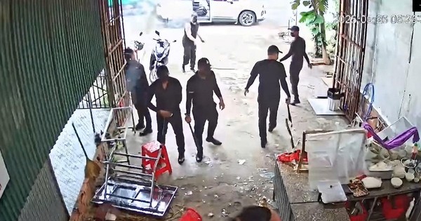 Clip nhóm côn đồ che mặt đập phá quán phở ở Đắk Lắk