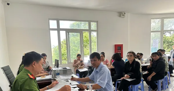 Công an Đắk Lắk làm việc xuyên ngày nghỉ để thu hồi, cấp đổi con dấu