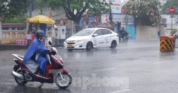 TPHCM mưa dông kéo dài trong tuần cuối tháng 6
