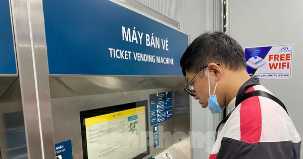 Mua vé tự động đi metro TPHCM bị trả lại tiền liên tục, người dân cần lưu ý gì?