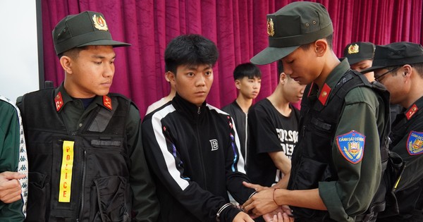 Khởi tố 18 đối tượng gây rối trật tự công cộng