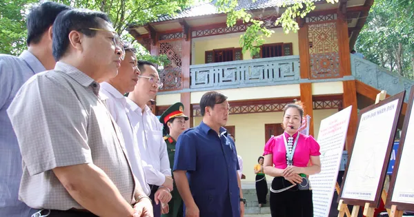 Trưng bày 33 số báo viết tay, in trong rừng, phát tận chiến hào trong Chiến dịch Điện Biên Phủ