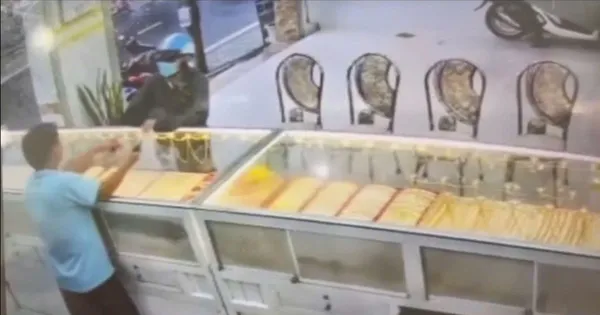 Cà Mau: Vờ hỏi mua rồi cầm nhẫn 5 chỉ vàng của tiệm bỏ chạy