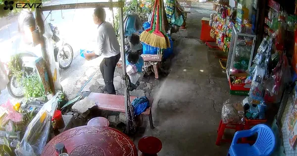 Clip người đàn ông vào tạp hóa hỏi mua rồi phóng xe chở 3 thùng bia bỏ chạy