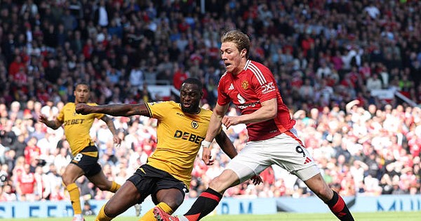 Wolves đánh sập MU ngay tại 'pháo đài' Old Trafford