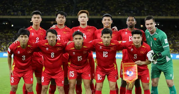 Tuyển Việt Nam tiếp tục rớt hạng trên BXH FIFA, ngày càng xa top 100