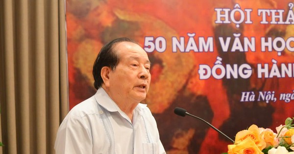 Nhà thơ Hữu Thỉnh: '50 năm qua, văn học đã làm được hai việc'