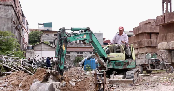 Công trường dự án cao tốc kết hợp đường sắt đô thị V+: Vượt khó để bám tiến độ