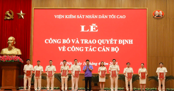Viện KSND Tối cao tổ chức trao quyết định bổ nhiệm cho nhiều cán bộ