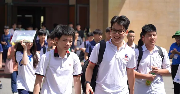 Đề thi tuyển sinh lớp 10 chuyên: Khó đến 'sốc nhiệt'