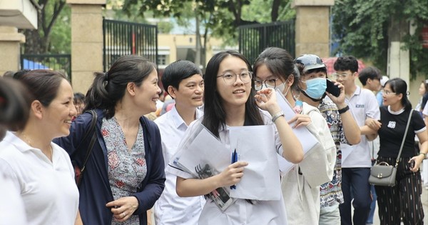 Tuyển sinh lớp 10 ở Hà Nội: Chọn sai dễ ‘trắng tay’