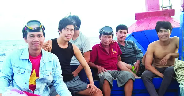 Làm báo 'hai tay hai súng'