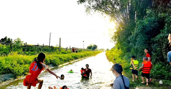 Trả lại 'khoảng trời' cho trẻ thơ - Bài 4: Những chiều hè ám ảnh