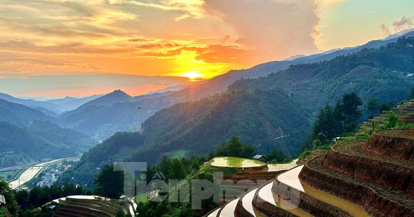 Ruộng bậc thang Mù Cang Chải vào mùa nước đổ đẹp như tranh vẽ