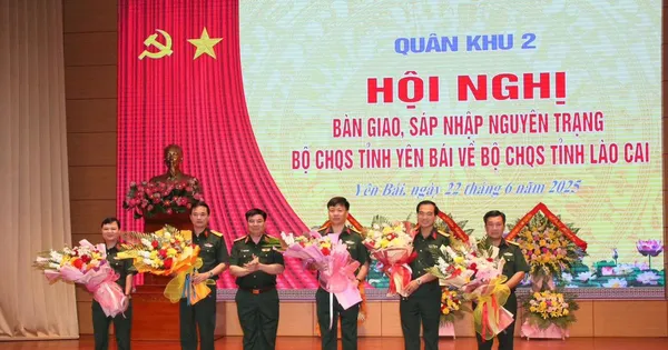 Công bố quyết định của Bộ trưởng Quốc phòng về nhân sự