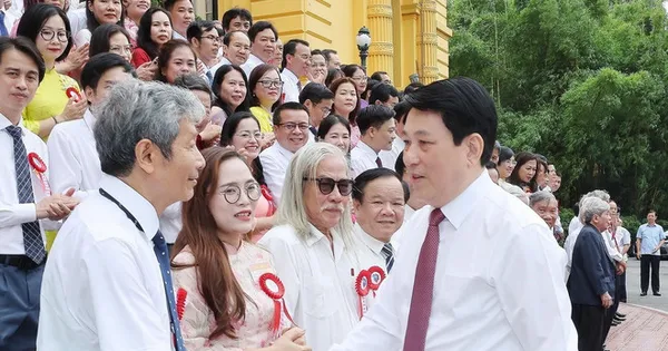 Chủ tịch nước: Báo chí phải luôn là người đồng hành tỉnh táo và tin cậy