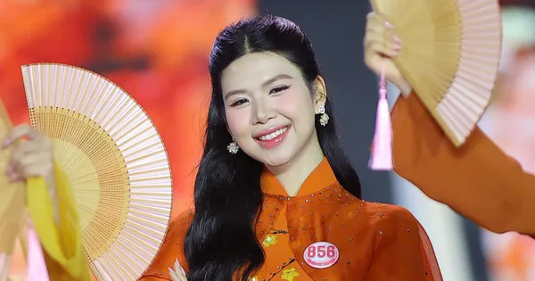 25 thí sinh Hoa hậu Việt Nam trong phần thi áo dài
