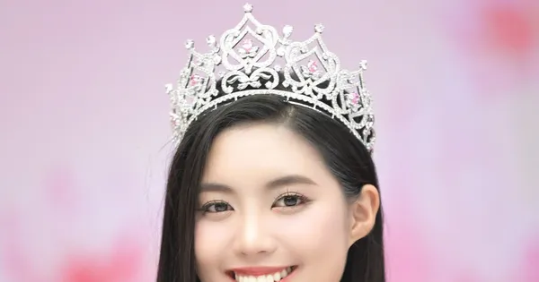 Chuyện chưa kể về phần thi ứng xử của Á hậu Châu Anh khiến khán giả Huế vỗ tay rần rần