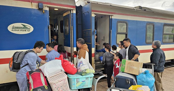 Đề xuất điều chỉnh giờ tàu Bắc - Nam để đáp ứng nhu cầu đi lại của công chức sau sáp nhập