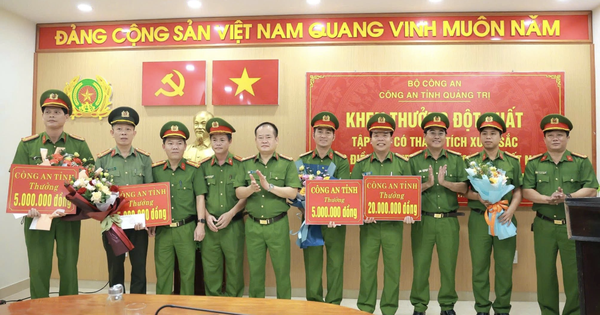 Quảng Trị: Khen thưởng đột xuất các tập thể có thành tích xuất sắc trong điều tra vụ án giết người