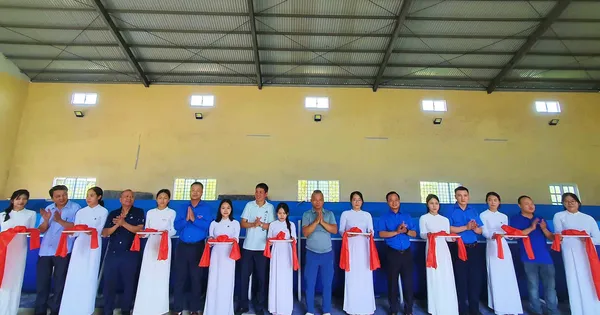 Bàn giao bể bơi cho học sinh vùng lũ ở Quảng Trị