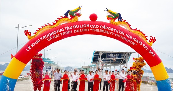 Quảng Ninh có thêm đội tàu du lịch cao cấp phục vụ khách tham quan Vịnh Bái Tử Long