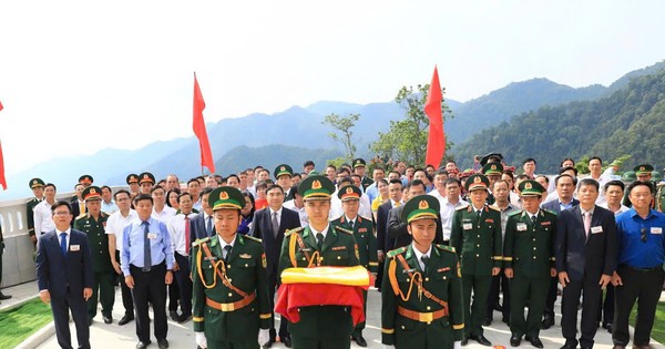 Tự hào, thiêng liêng lễ thượng cờ A Pa Chải – cực Tây Tổ quốc