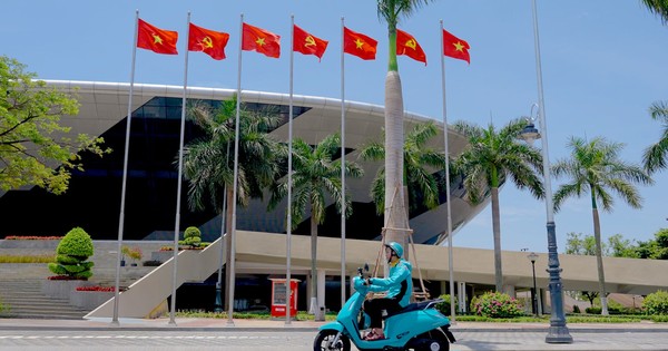 Tài xế Xanh SM Bike trúng ô tô VinFast VF 3: 'Cứ làm việc có tâm, điều tuyệt vời sẽ tới'