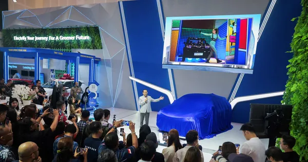 Vinfast lập kỷ lục tại IIMS Surabaya 2025 với 4 giải thưởng, VF 3 được xướng tên 'Xe điện đô thị tốt nhất'