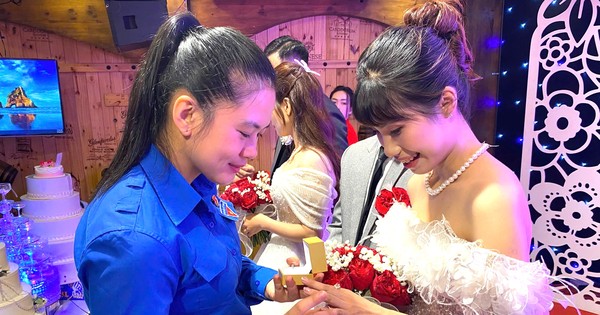 Ấm áp lễ cưới tập thể của 5 đôi thanh niên công nhân lập nghiệp ở Bình Dương