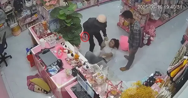 [CLIP] Hai đối tượng dùng dao khống chế nữ nhân viên cửa hàng thời trang
