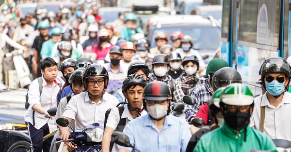 Hà Nội: Dân công sở không thể 'vượt' 5km trong một tiếng để tới cơ quan vì tắc đường
