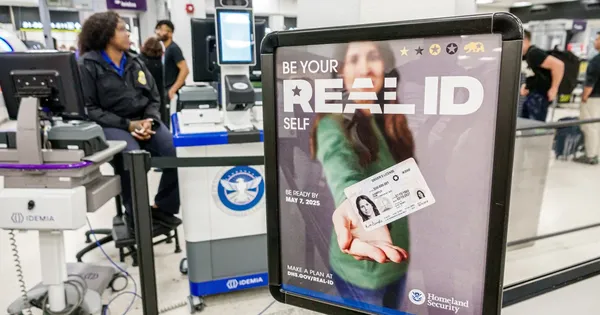 REAL ID là gì, vì sao người Mỹ buộc phải xuất trình khi đi máy bay?