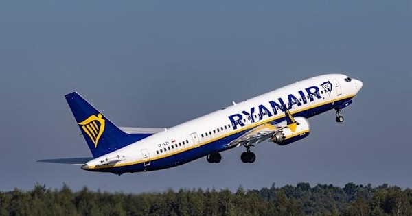 Máy bay Boeing chở 170 người bị đe dọa đánh bom