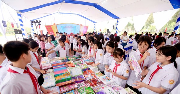 Hàng nghìn người tham dự Ngày sách và Văn hóa đọc Việt Nam