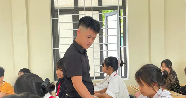 Sở chỉ đạo xét thăng hạng cho giáo viên, huyện bàn giao chờ chính quyền xã mới giải quyết