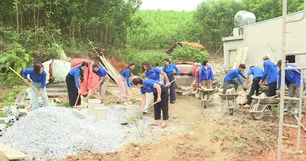 Hình ảnh đẹp của thanh niên xứ Thanh trên những nẻo đường quê