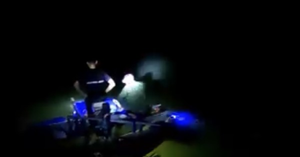 Phát hiện cây sưa ‘khủng’ dưới suối thuộc vùng đệm Phong Nha-Kẻ Bàng, dân lén lút khai quật trong đêm