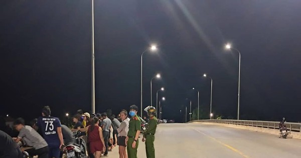 Trắng đêm tìm kiếm thanh niên nghi nhảy cầu ở Quảng Bình